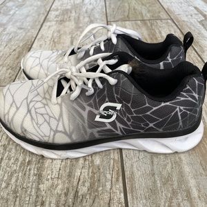 Sketchers Sport Sneakers size 4 youth